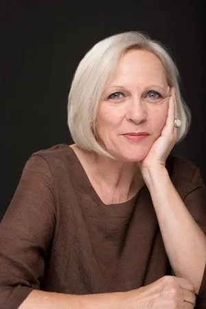  Gillian Apter photo