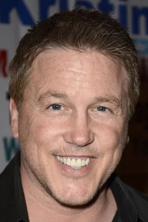 Lochlyn Munro photo