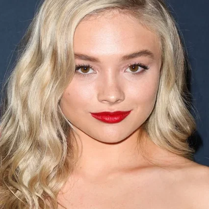  Natalie Alyn Lind
