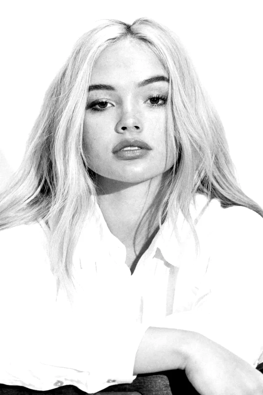  Natalie Alyn Lind
