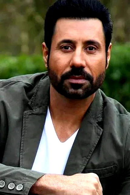  Binnu Dhillon