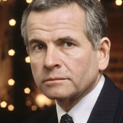 Ian Holm
