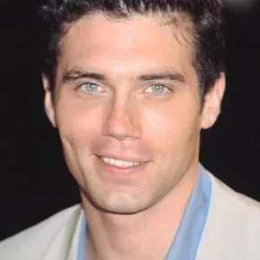 Photo star : Anson Mount