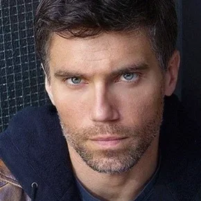 Photo star : Anson Mount