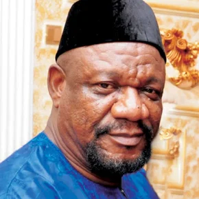 Photo star :  Alex Usifo Omiagbo