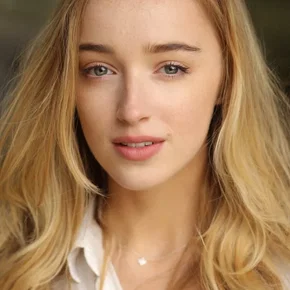 Photo star :  Phoebe Dynevor