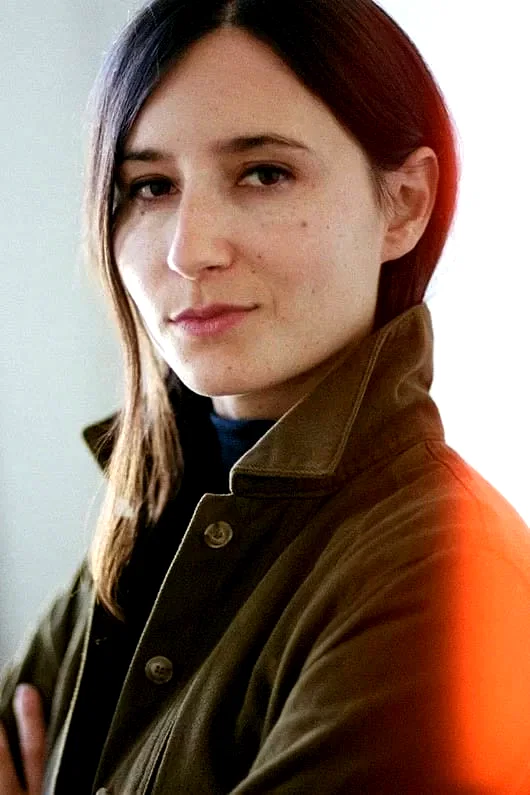  Chloe Domont