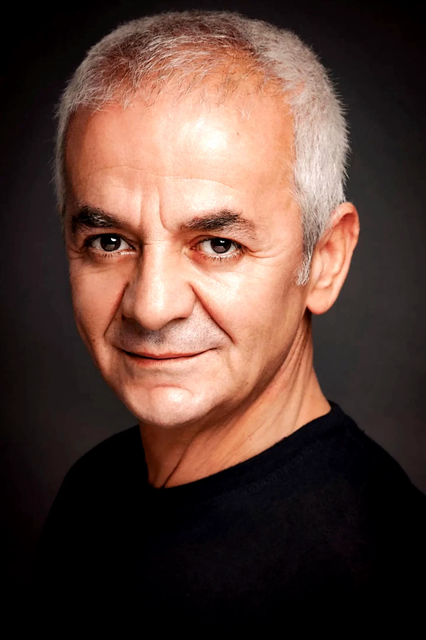  Zafer Algöz