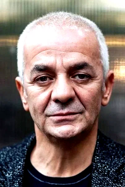 Zafer Algöz