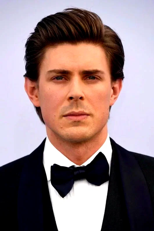 Chris Lowell