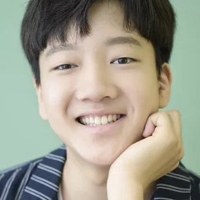 Photo star :  Lee Hyo-je