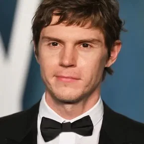 Photo star : Evan Peters