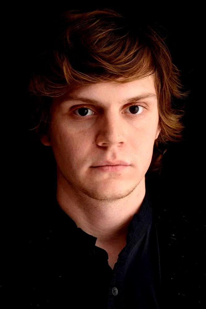 Evan Peters
