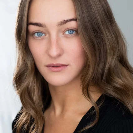  Alexandra Taylor