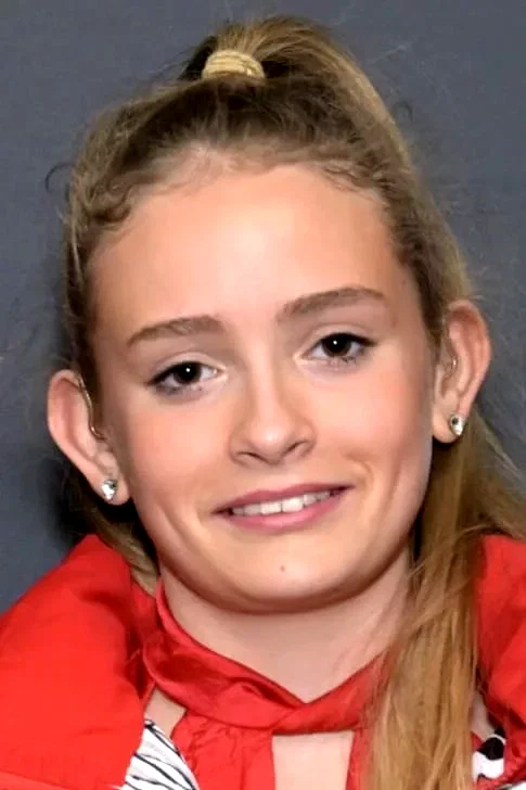  Lola Campbell