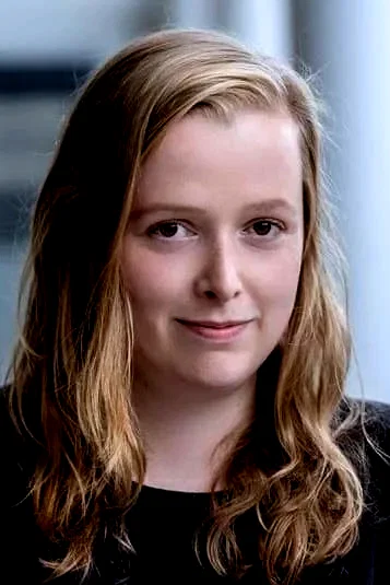  Charlotte Regan