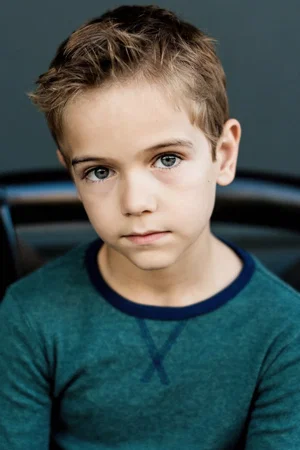  Gavin Warren photo