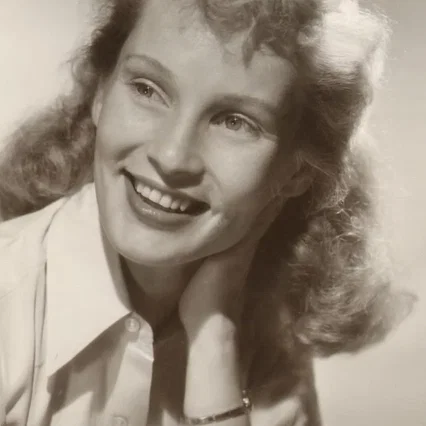  Lenka Peterson