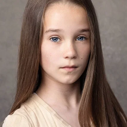  Alisha Weir