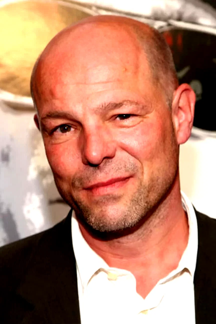  Simon Cellan Jones