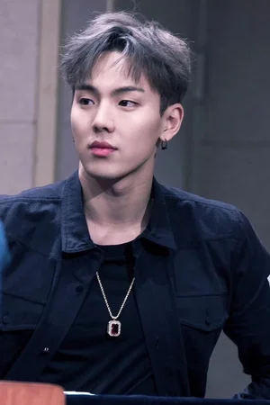  Sohn Hyun-woo photo