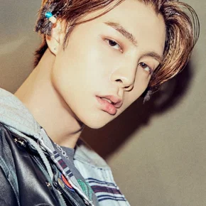 Photo star :  Johnny Suh