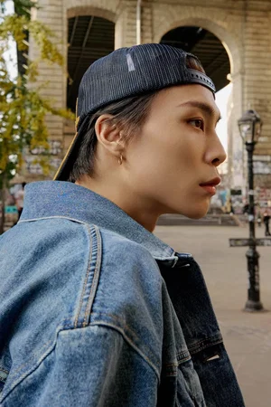  Johnny Suh photo