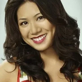 Photo star : Liza Lapira