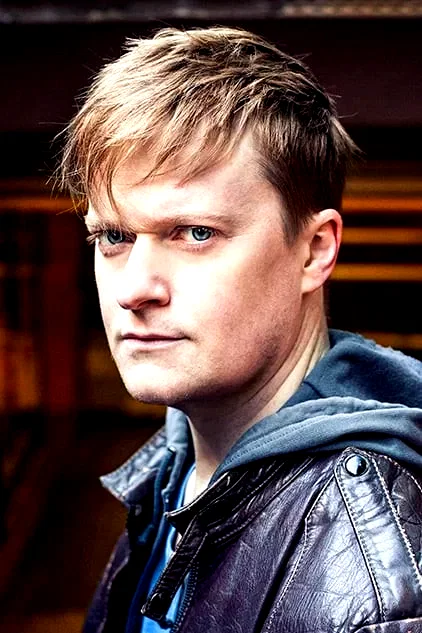  Steven Boyer