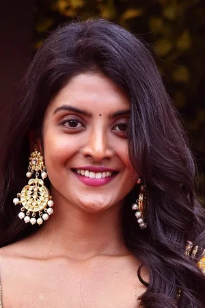  Nivedhithaa Sathish