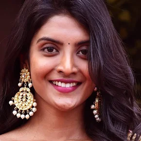 Photo star :  Nivedhithaa Sathish