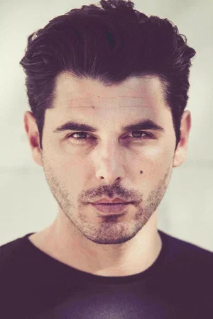  Ricardo Angelini photo