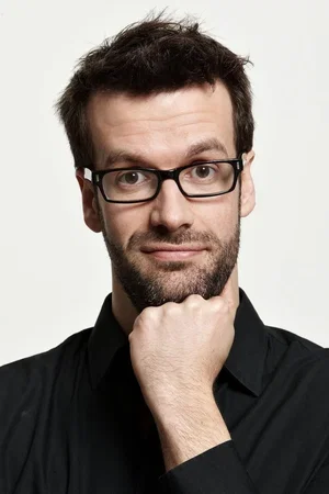  Marcus Brigstocke photo