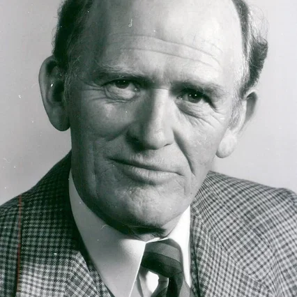  Gordon Jackson