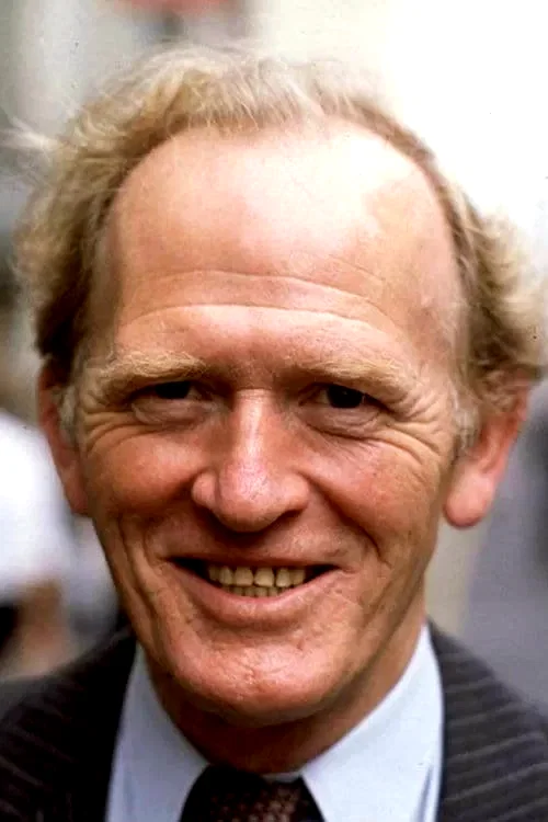  Gordon Jackson