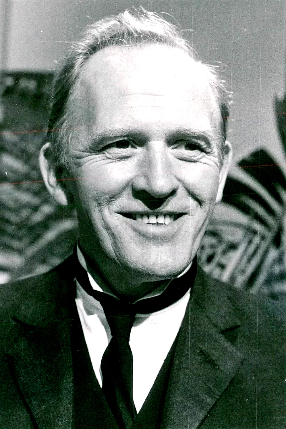  Gordon Jackson