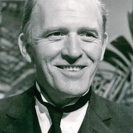  Gordon Jackson