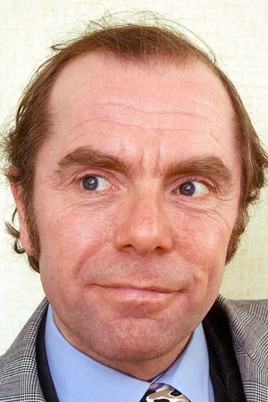  Angus Lennie photo