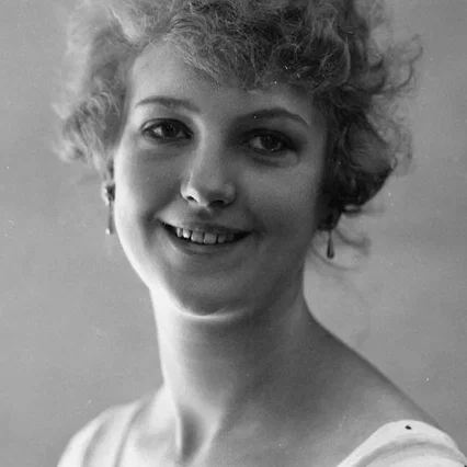  Karen Winther