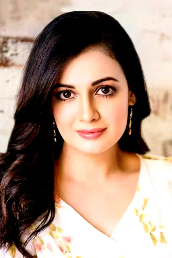  Dia Mirza