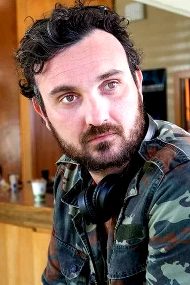  Edouard Pluvieux