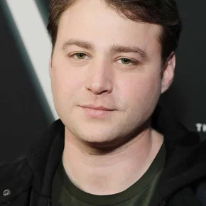 Photo star : Emory Cohen