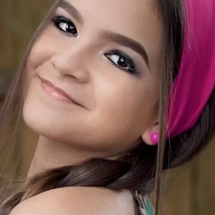  Mel Maia