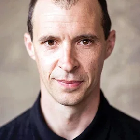 Photo star :  Tom Vaughan-Lawlor