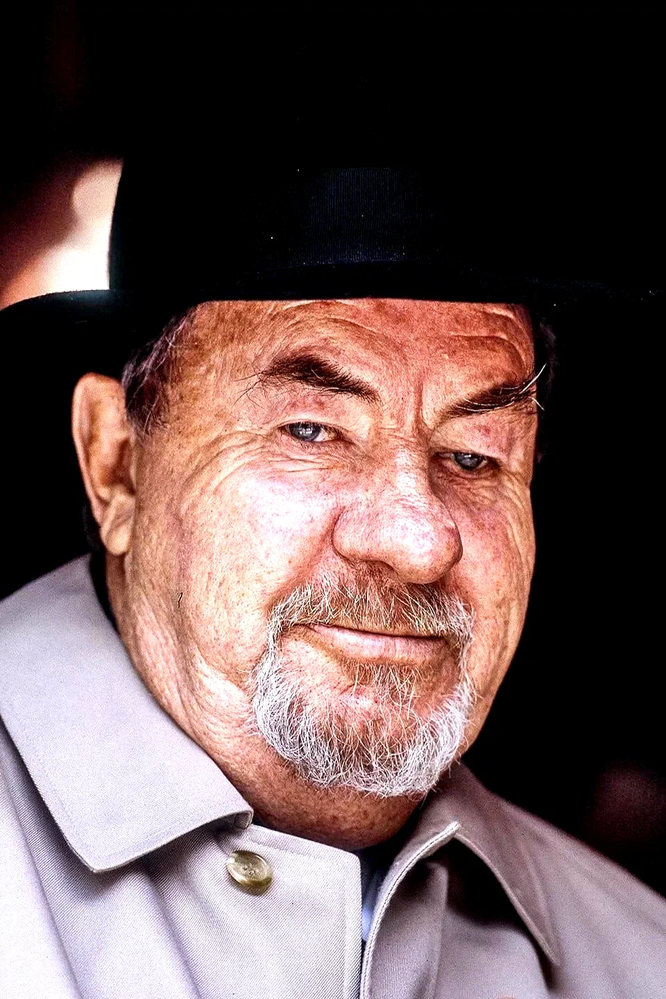 Leo  Mckern