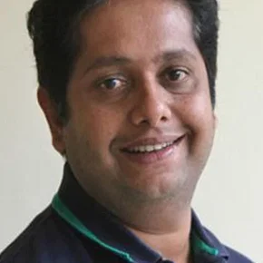 Photo star :  Jeethu Joseph