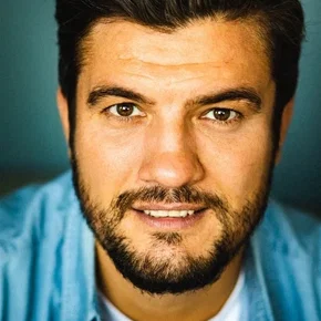 Photo star :  Charlie Costillas
