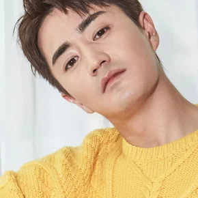 Photo star :  Yang Le