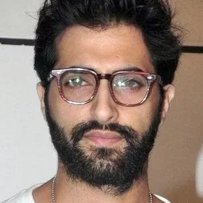 Photo star :  Akshay Oberoi