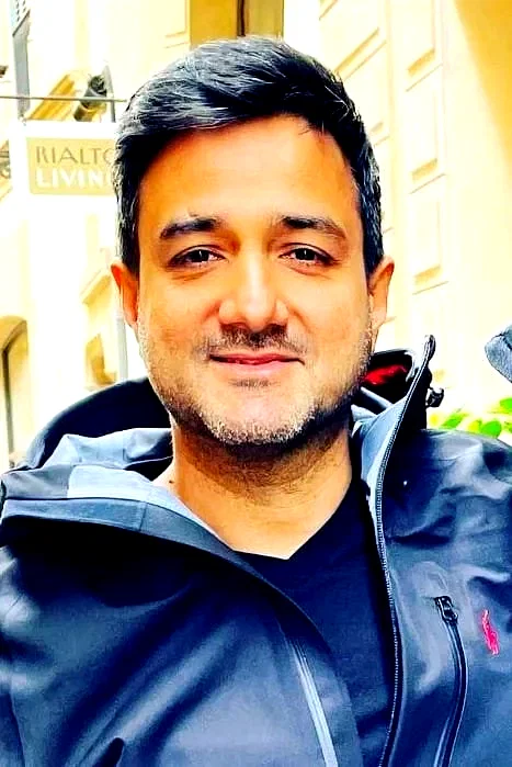 Siddharth Anand